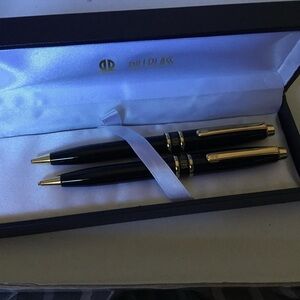 Bill Blass Black and Gold Pen Set